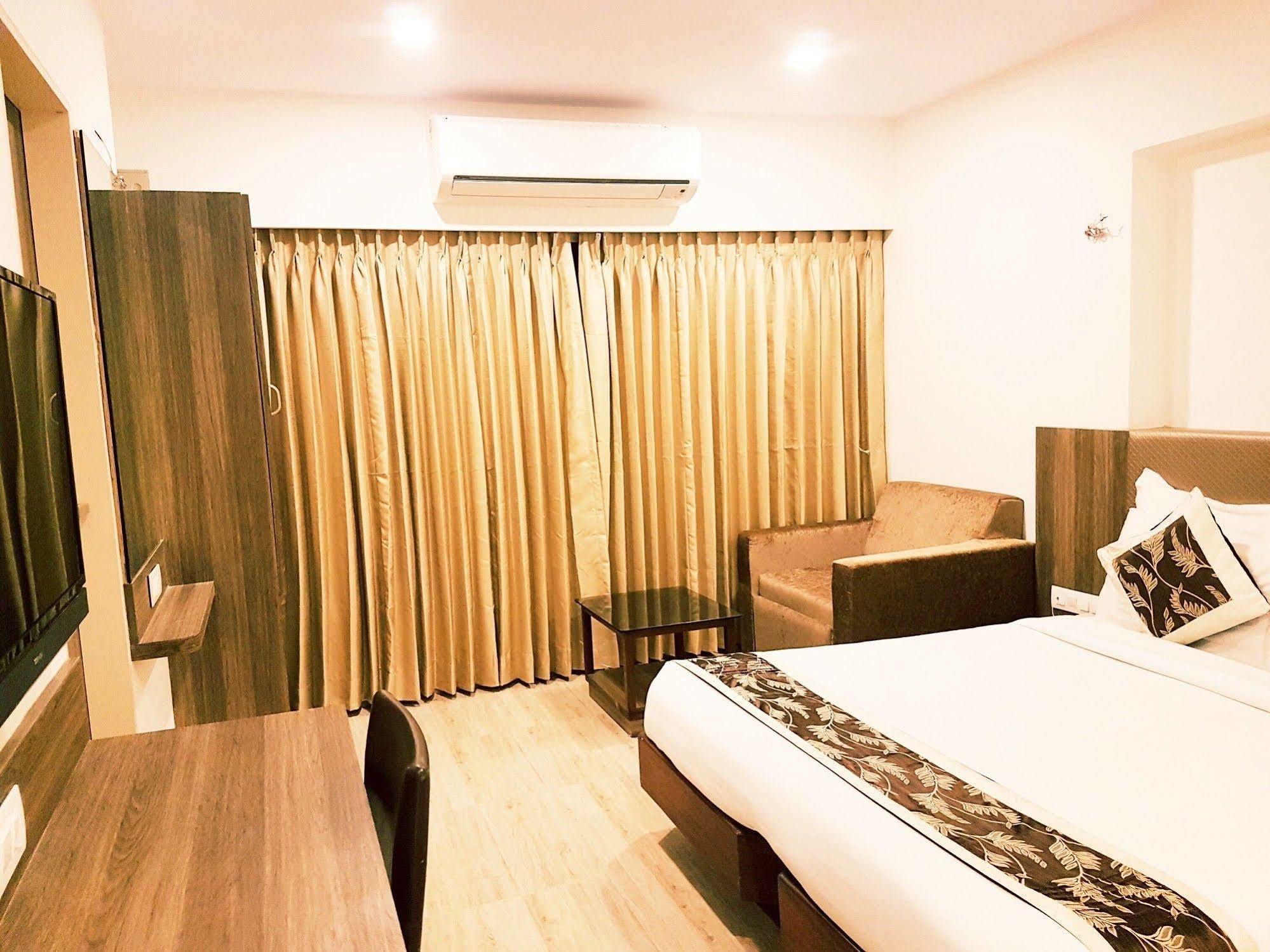 Hotel Atlantic Mumbai Exterior photo