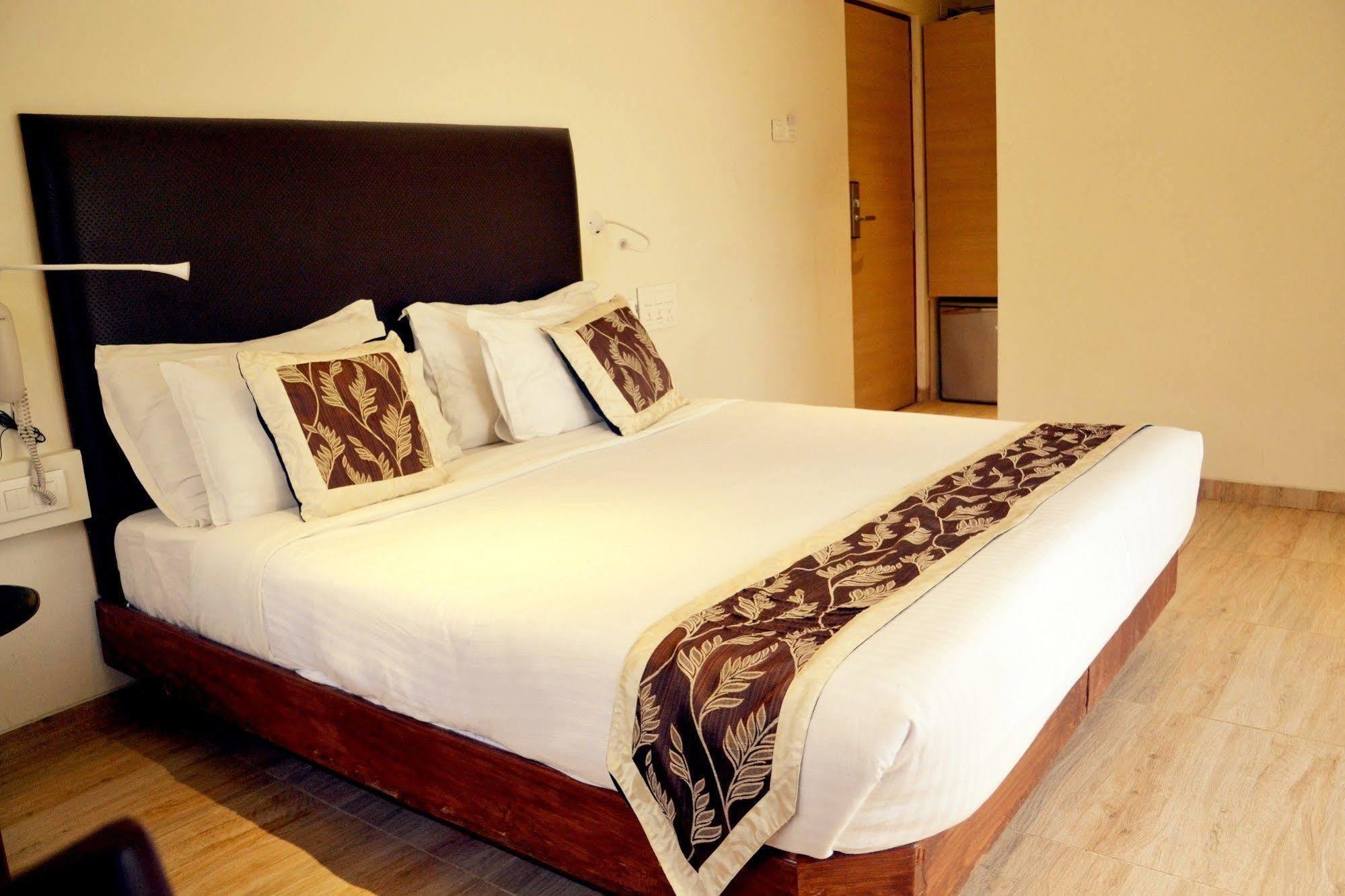 Hotel Atlantic Mumbai Exterior photo